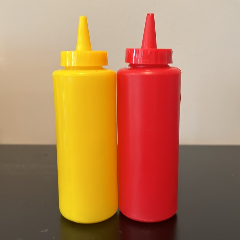 Decorative salt/pepper and ketchup/mustard picnic table - Picture 5 of 8